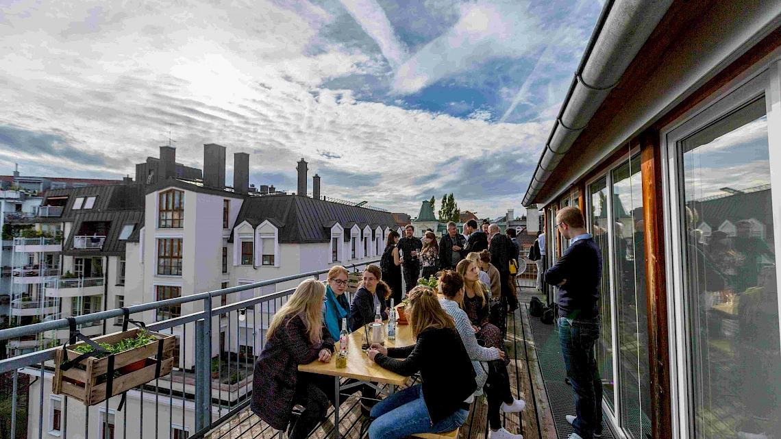 Afterwork event in the Glockenbachviertel location on the roof terrace