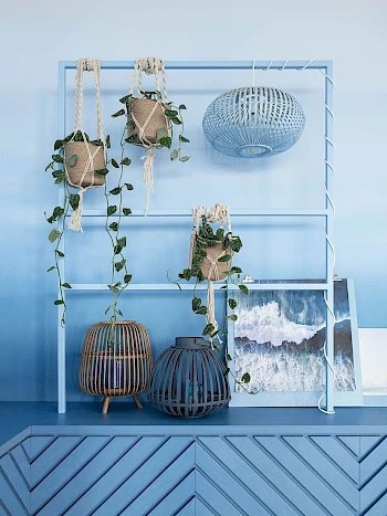 Modern equipment in the Eisbach event location