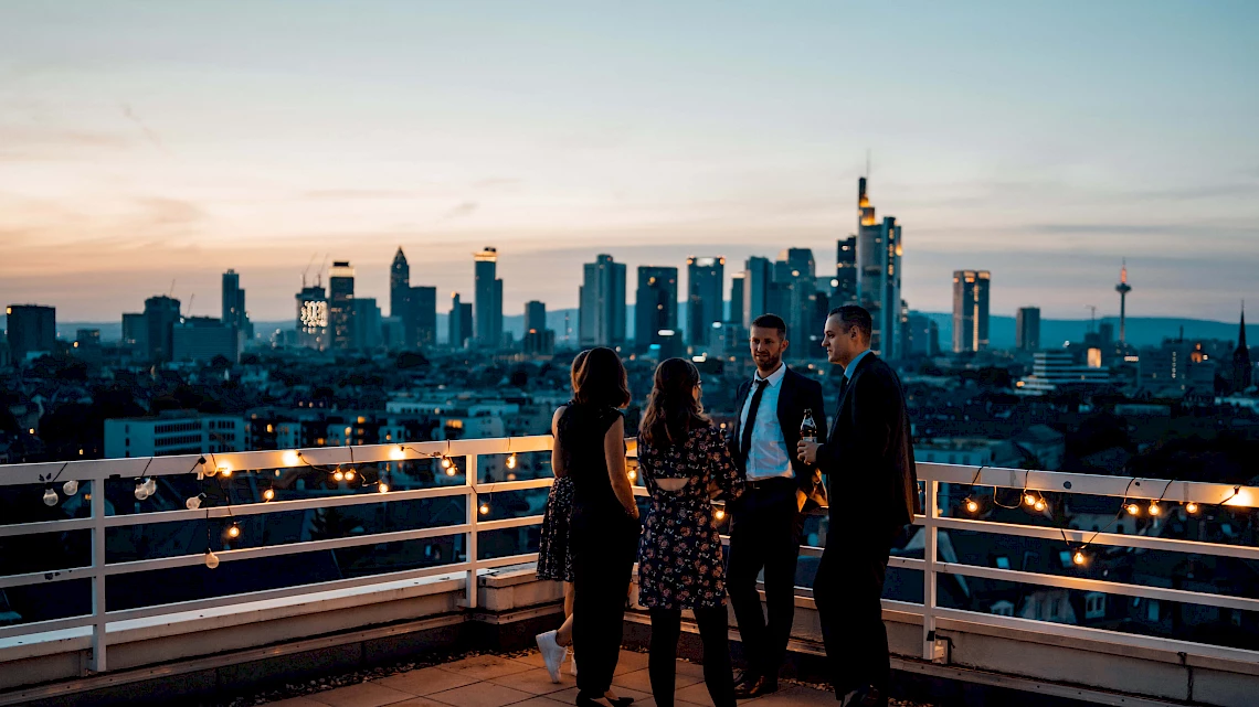OutOfOffice Frankfurt Sachsenhausen: Cosy afterwork on the roof terrace