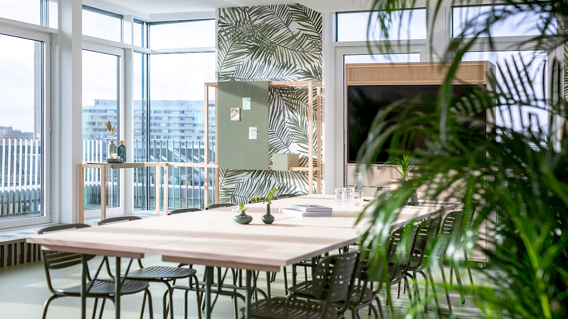 Light-flooded event location in Frankfurt's Westend