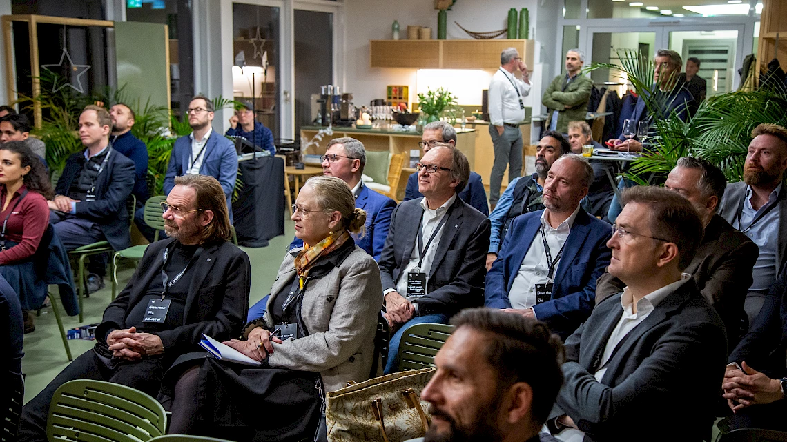 Lecture at a business event at OutOfOffice Westend