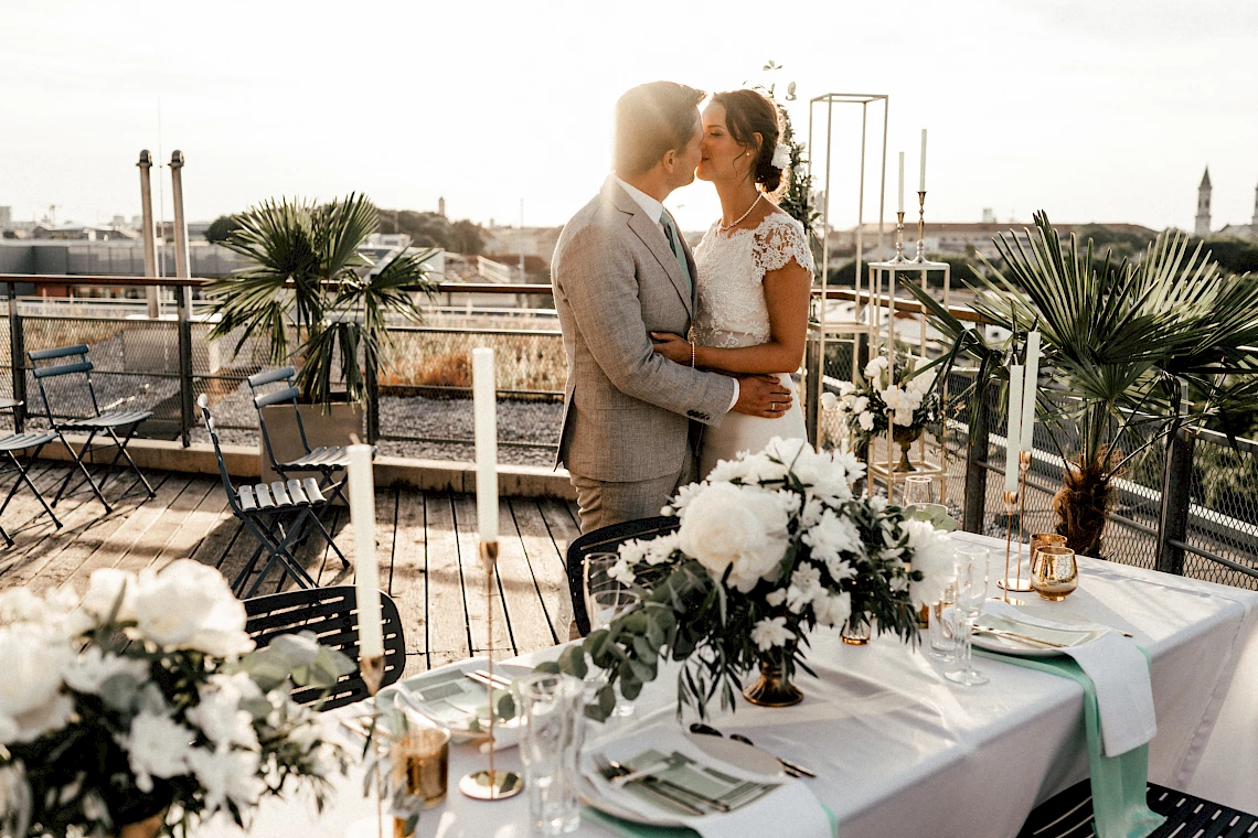 Location Hochzeit: OutOfOffice München Eisbach