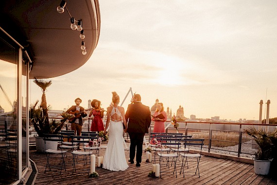 Heiraten in München: Hochzeitslocation mit Dachterrasse am Englischen Garten