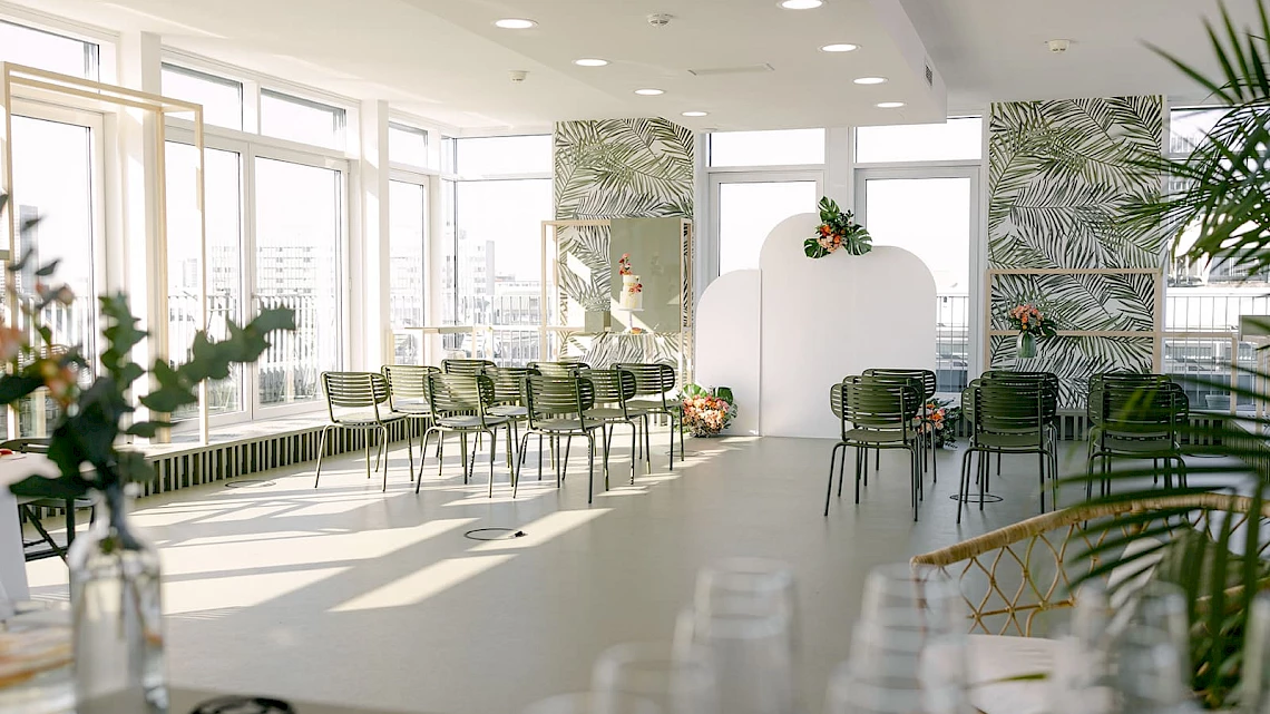 Wedding in Frankfurt near the Palmengarten