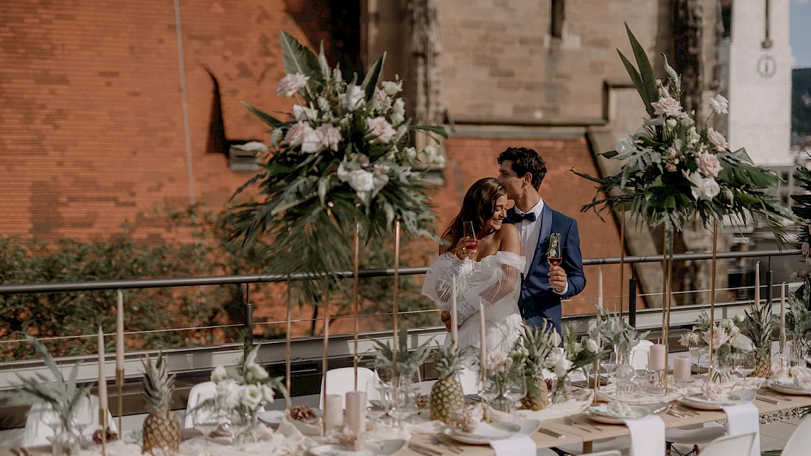 Hochzeitslocation Stuttgart mit Blick auf die Stiftskirche