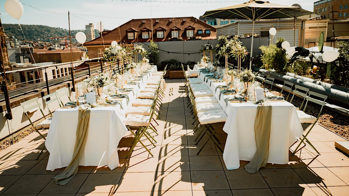 Hochzeit in Stuttgart: Einzigartiger Blick auf den Schillerplatz
