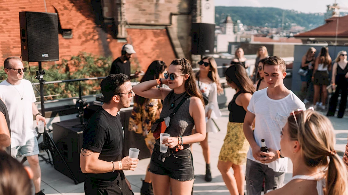 OutOfOffice Stuttgart: Ein außergewöhnlicher Ort zum Geburtstag feiern in Stuttgart