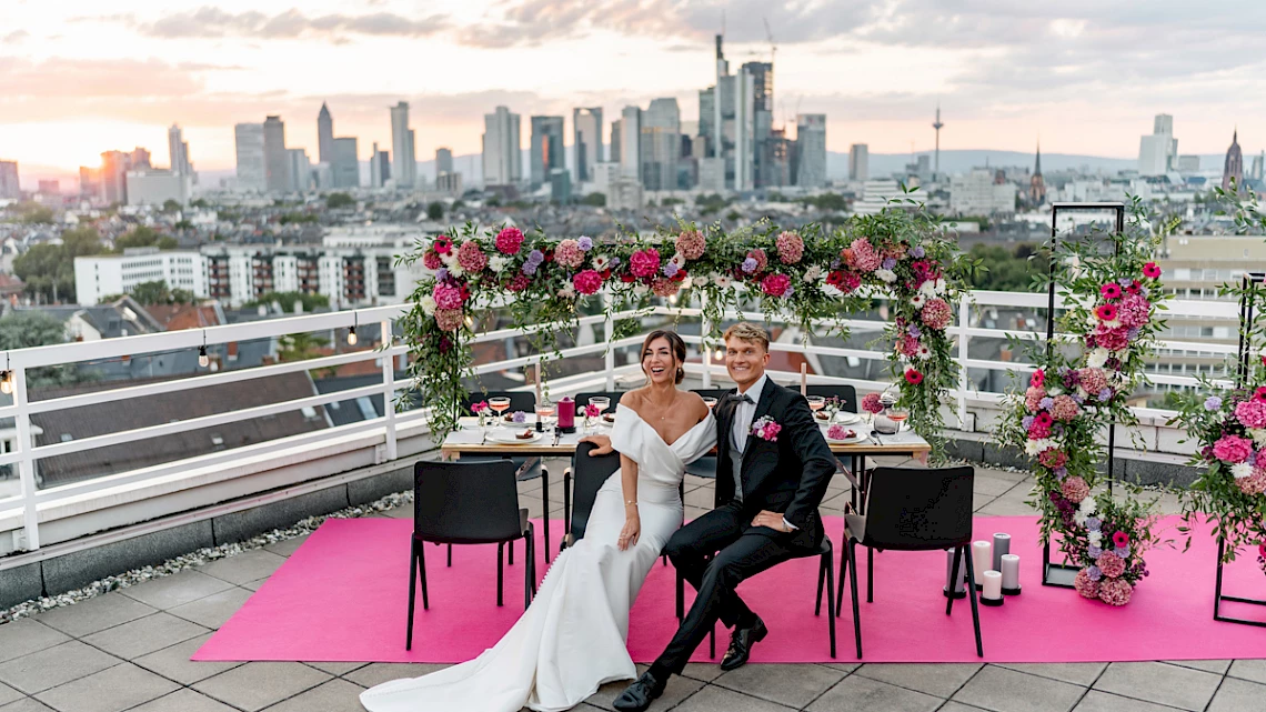 Wedding location OutOfOffice Sachsenhausen with a spectacular view of the skyline