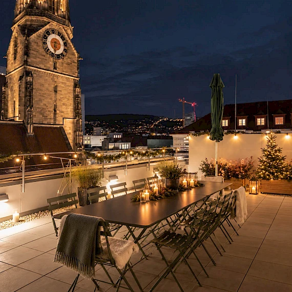 Weihnachtsfeier in Stuttgart auf unserer weihnachtlich dekorierten Dachterrasse