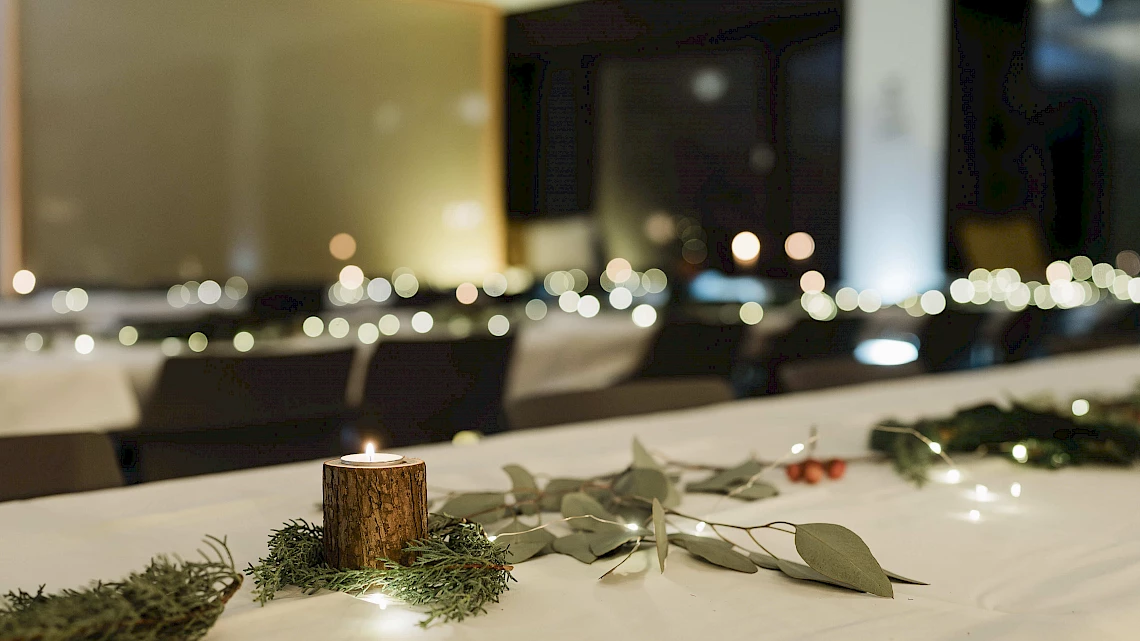 Festively decorated table at the location for Christmas parties in Stuttgart
