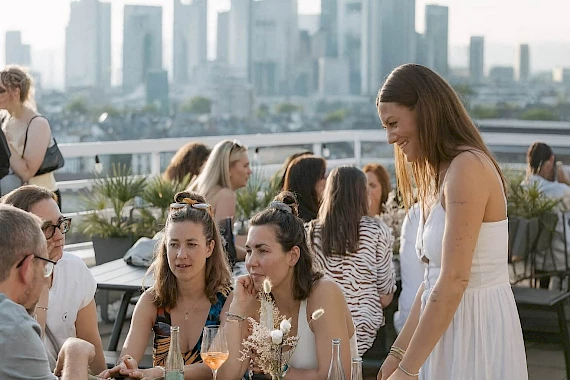 Sommerfest in Frankfurt auf der Dachterrasse unseres OutOfOffice Sachsenhausen