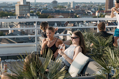Two working students from our OutOfOffice Frankfurt team at our 10th anniversary celebration