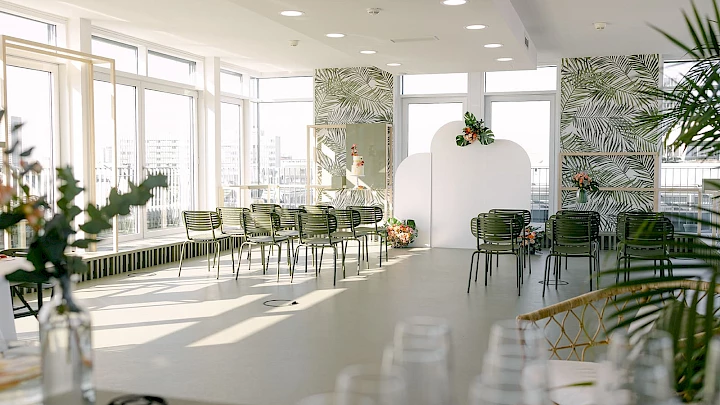 Wedding in Frankfurt near the Palmengarten