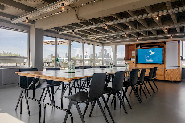 Kick-Off Location in Frankfurt Sachsenhausen mit Tageslicht