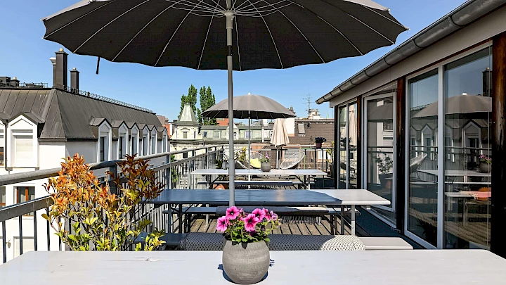 Münchner Sommerfest Location mit Dachterrasse mitten im Glockenbachviertel