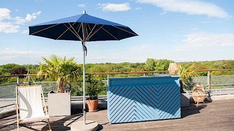 Open-Air-Bar auf unserer Dachterrasse im OutOfOffice München Eisbach