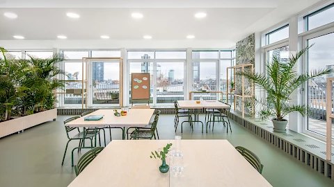 Tischgruppen für einen Workshop in der Eventlocation Frankfurt Westend