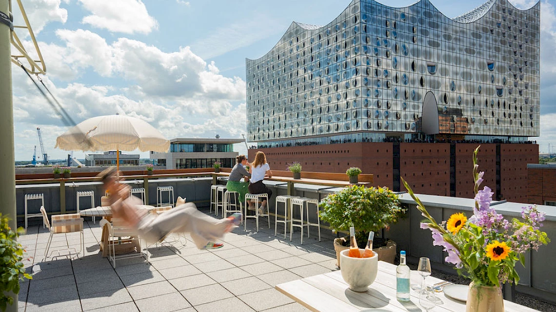 Event location in Hamburg: Rooftop terrace with a view of the Elbphilharmonie concert hall