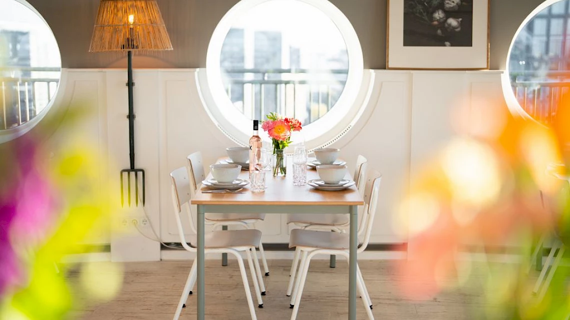 Event location Hamburg: Sturmfreie Bude Alster dinner setting