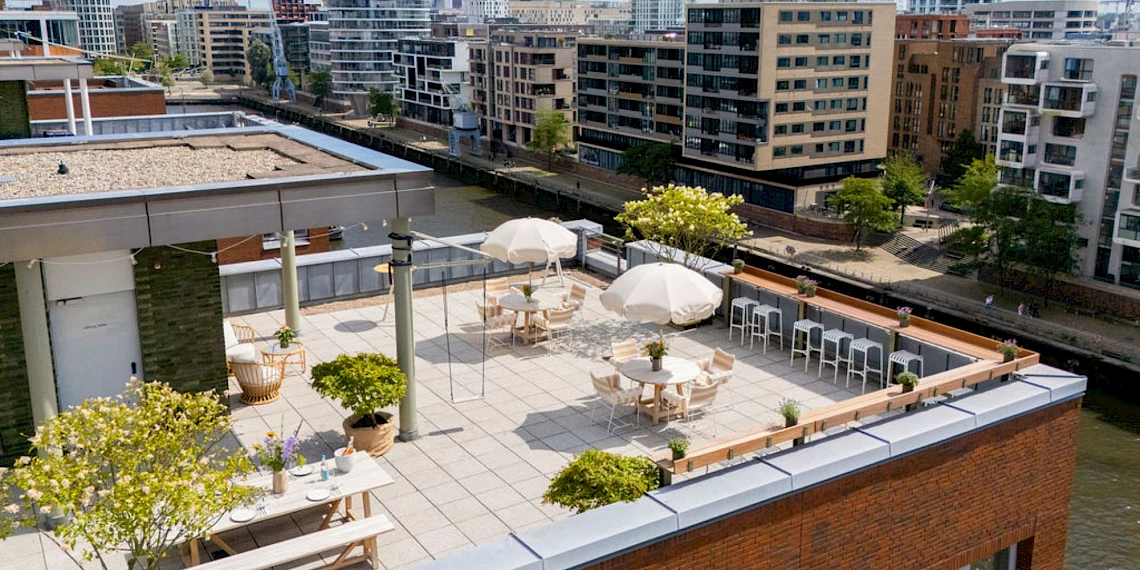 Rooftop location in Hamburg with a view of the Elbphilharmonie concert hall